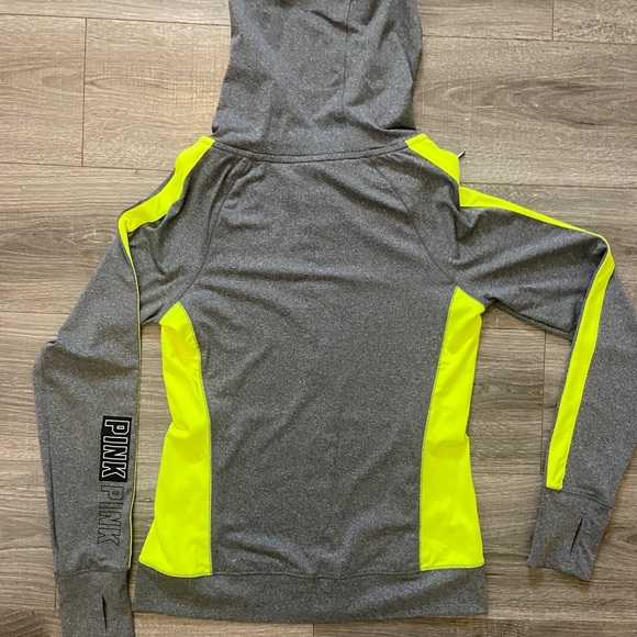 PINK VS zip up size medium - Picture 2 of 5